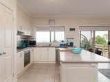 https://images.listonce.com.au/custom/160x/listings/11-bastow-road-lilydale-vic-3140/566/01524566_img_04.jpg?MXXnrzciN7A