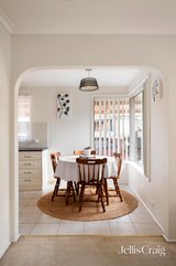 https://images.listonce.com.au/custom/160x/listings/11-birkenhead-drive-kilsyth-vic-3137/306/01910306_img_04.jpg?V32NiTaZR38