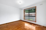 https://images.listonce.com.au/custom/160x/listings/11-broadhurst-avenue-reservoir-vic-3073/619/01915619_img_05.jpg?pf5bm9rhc6U