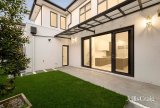 https://images.listonce.com.au/custom/160x/listings/11-carmichael-court-glen-waverley-vic-3150/754/01986754_img_09.jpg?p0F6rcX4cQ4