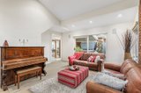 https://images.listonce.com.au/custom/160x/listings/11-carrington-court-burwood-east-vic-3151/022/00394022_img_04.jpg?Sucfezj5xWo