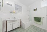 https://images.listonce.com.au/custom/160x/listings/11-central-avenue-mooroolbark-vic-3138/713/01895713_img_15.jpg?-wj6jPOSrPw