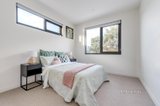 https://images.listonce.com.au/custom/160x/listings/11-claire-street-mckinnon-vic-3204/734/01564734_img_09.jpg?lkIMziyY330