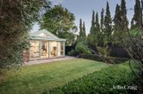 https://images.listonce.com.au/custom/160x/listings/11-clyde-street-glen-iris-vic-3146/593/01747593_img_09.jpg?LmYW0TFpQPo