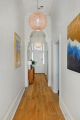 https://images.listonce.com.au/custom/160x/listings/11-council-street-hawthorn-east-vic-3123/117/00379117_img_06.jpg?1ZYv1zoIyTQ