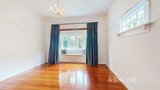 https://images.listonce.com.au/custom/160x/listings/11-courang-road-glen-iris-vic-3146/258/01972258_img_07.jpg?PEKeFxFR71E