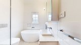 https://images.listonce.com.au/custom/160x/listings/11-courang-road-glen-iris-vic-3146/258/01972258_img_09.jpg?cVLe-nxS60A