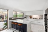 https://images.listonce.com.au/custom/160x/listings/11-covala-court-st-helena-vic-3088/339/01893339_img_04.jpg?ENON46uX43c