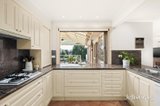 https://images.listonce.com.au/custom/160x/listings/11-daisy-street-warranwood-vic-3134/725/01985725_img_09.jpg?rEZWnIUDfLc