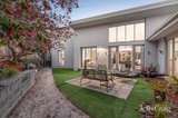 https://images.listonce.com.au/custom/160x/listings/11-elana-court-croydon-north-vic-3136/116/01822116_img_15.jpg?su7lVQB-LUA
