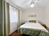 https://images.listonce.com.au/custom/160x/listings/11-esther-crescent-mooroolbark-vic-3138/425/01524425_img_08.jpg?jNFs6xTR-cA