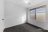 https://images.listonce.com.au/custom/160x/listings/11-fulton-retreat-sunshine-north-vic-3020/283/01982283_img_09.jpg?t-uHbY4r4Vk