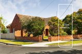 https://images.listonce.com.au/custom/160x/listings/11-gilbert-grove-bentleigh-vic-3204/989/01989989_img_01.jpg?VTylH2wsIW0