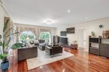 https://images.listonce.com.au/custom/160x/listings/11-glen-court-glen-waverley-vic-3150/769/01295769_img_03.jpg?tOsJ2LnKY6I