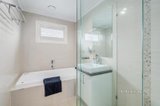 https://images.listonce.com.au/custom/160x/listings/11-glen-court-glen-waverley-vic-3150/769/01295769_img_18.jpg?KoJ_G6bznFg