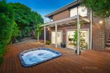 https://images.listonce.com.au/custom/160x/listings/11-gloucester-court-templestowe-vic-3106/373/00570373_img_10.jpg?dN8In5EQNEk