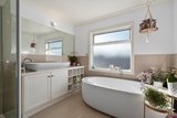 https://images.listonce.com.au/custom/160x/listings/11-glyndon-court-barwon-heads-vic-3227/146/01766146_img_03.jpg?VtAWtP5hsj0