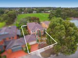 https://images.listonce.com.au/custom/160x/listings/11-golden-glen-road-forest-hill-vic-3131/877/00802877_img_11.jpg?0cTmSKMzf9c