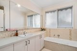 https://images.listonce.com.au/custom/160x/listings/11-green-gully-court-st-helena-vic-3088/372/01437372_img_13.jpg?quOeXB2Z7oo