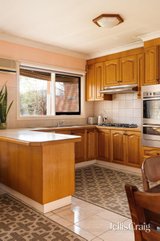 https://images.listonce.com.au/custom/160x/listings/11-green-street-northcote-vic-3070/005/01984005_img_06.jpg?0ZB3yGccLLY