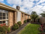 https://images.listonce.com.au/custom/160x/listings/11-greenbank-drive-mooroolbark-vic-3138/516/01524516_img_17.jpg?duBrebeRhX0