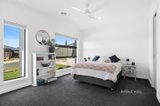 https://images.listonce.com.au/custom/160x/listings/11-hill-view-court-mckenzie-hill-vic-3451/856/01594856_img_03.jpg?rxVWnRBJbJc