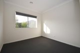 https://images.listonce.com.au/custom/160x/listings/11-holgate-road-lucas-vic-3350/991/01575991_img_07.jpg?fn9zh8l3t_s