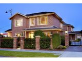 https://images.listonce.com.au/custom/160x/listings/11-hood-street-mont-albert-vic-3127/310/01685310_img_10.jpg?7TZXngYQXhU