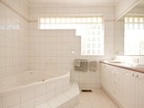 https://images.listonce.com.au/custom/160x/listings/11-houston-court-box-hill-south-vic-3128/924/01743924_img_06.jpg?fZn02ZiHLWA