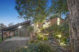 https://images.listonce.com.au/custom/160x/listings/11-jelbart-court-eltham-vic-3095/566/01405566_img_01.jpg?aoYf9rmPaBg