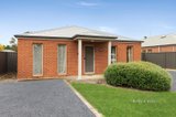 https://images.listonce.com.au/custom/160x/listings/11-jemacra-place-mount-clear-vic-3350/232/01239232_img_17.jpg?FKraKcCCYQ8