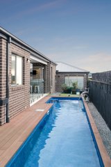 https://images.listonce.com.au/custom/160x/listings/11-jessica-way-highton-vic-3216/308/01977308_img_19.jpg?KW2p6D-hmTw