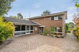 https://images.listonce.com.au/custom/160x/listings/11-kalimna-crescent-doncaster-vic-3108/757/01893757_img_01.jpg?5O4EwCglSbc