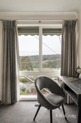 https://images.listonce.com.au/custom/160x/listings/11-kardinia-drive-yallambie-vic-3085/974/01956974_img_15.jpg?Zg4G1_FPCLc