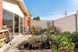 https://images.listonce.com.au/custom/160x/listings/11-kingsley-street-st-albans-vic-3021/860/01899860_img_06.jpg?9m4xa09ccP0