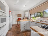 https://images.listonce.com.au/custom/160x/listings/11-levendale-avenue-mooroolbark-vic-3138/771/01525771_img_02.jpg?wN14qmtN8e4