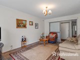 https://images.listonce.com.au/custom/160x/listings/11-levendale-avenue-mooroolbark-vic-3138/771/01525771_img_03.jpg?Xvbd0Q3uC98