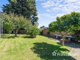 https://images.listonce.com.au/custom/160x/listings/11-levendale-avenue-mooroolbark-vic-3138/771/01525771_img_05.jpg?EMV-pKF_q5M