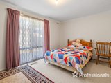 https://images.listonce.com.au/custom/160x/listings/11-levendale-avenue-mooroolbark-vic-3138/771/01525771_img_10.jpg?87g4Yy3xtGw