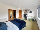https://images.listonce.com.au/custom/160x/listings/11-lichen-grove-highton-vic-3216/374/01718374_img_07.jpg?BQc3Yin0pGc