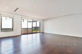 https://images.listonce.com.au/custom/160x/listings/11-linnaker-place-kew-vic-3101/744/01532744_img_10.jpg?WX7I4E2Ci38