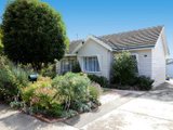 https://images.listonce.com.au/custom/160x/listings/11-little-avenue-hamlyn-heights-vic-3215/020/01699020_img_01.jpg?V9h-DfTsgcI