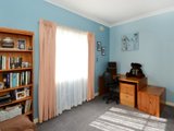 https://images.listonce.com.au/custom/160x/listings/11-little-avenue-hamlyn-heights-vic-3215/020/01699020_img_06.jpg?lBr94p0a_Ow