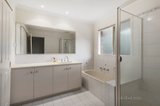 https://images.listonce.com.au/custom/160x/listings/11-marong-terrace-forest-hill-vic-3131/929/00842929_img_04.jpg?-eq-E_ljUdI