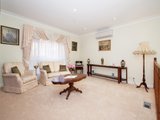 https://images.listonce.com.au/custom/160x/listings/11-mitchell-court-croydon-north-vic-3136/019/01524019_img_02.jpg?vAZIZG0Z3Q8