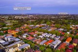 https://images.listonce.com.au/custom/160x/listings/11-pine-avenue-elwood-vic-3184/740/01793740_img_13.jpg?riCnDE6RFBA