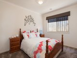 https://images.listonce.com.au/custom/160x/listings/11-regent-avenue-mooroolbark-vic-3138/096/01524096_img_11.jpg?zSbo5QOSl1U