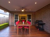 https://images.listonce.com.au/custom/160x/listings/11-regent-avenue-mooroolbark-vic-3138/096/01524096_img_15.jpg?O1UWAoNzohc