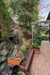 https://images.listonce.com.au/custom/160x/listings/11-research-warrandyte-road-research-vic-3095/395/01495395_img_15.jpg?5T9e8C8bH7g