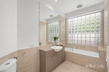 https://images.listonce.com.au/custom/160x/listings/11-settler-court-glen-waverley-vic-3150/051/01937051_img_08.jpg?Y1P7VK7Nw_Q